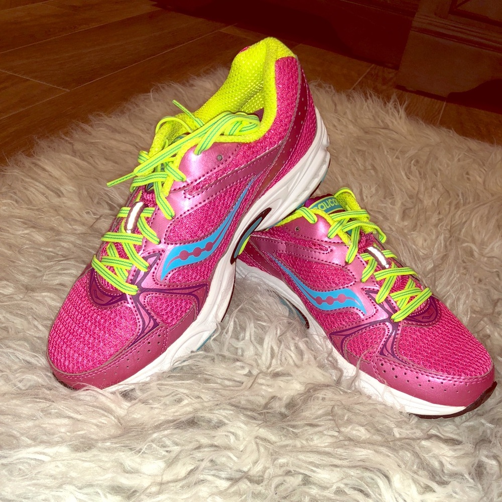 Saucony Tennis Shoes